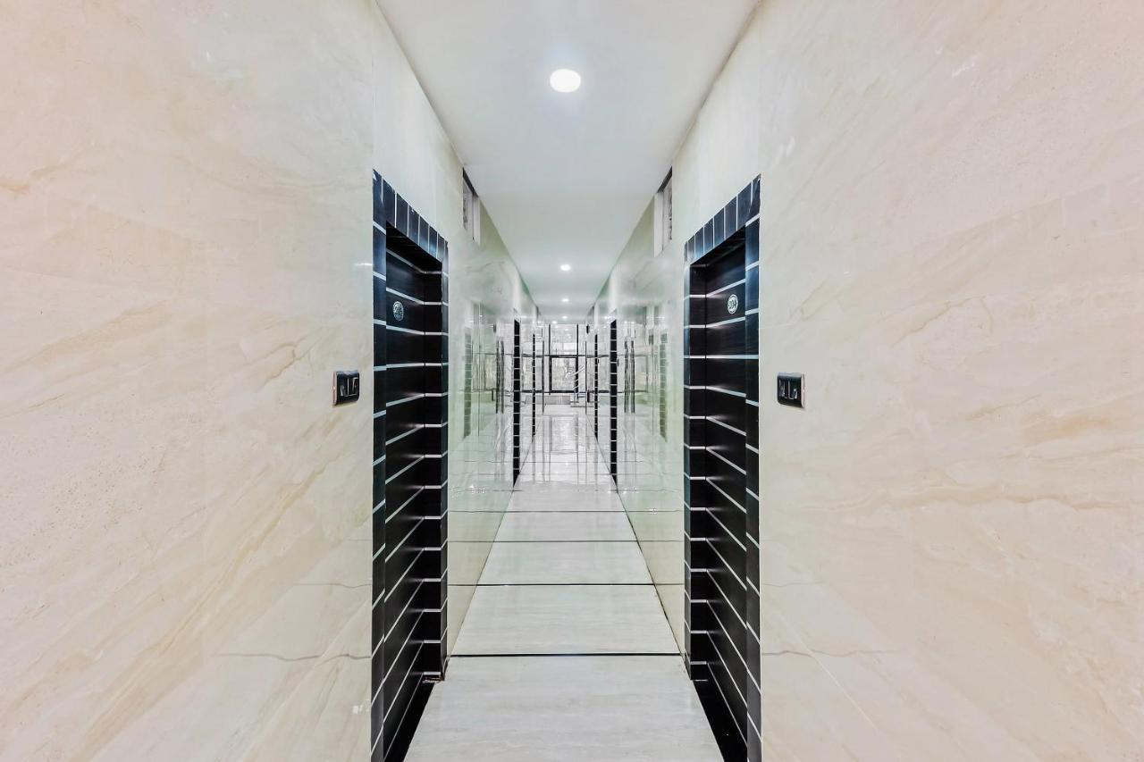 Oyo 29131 Hotel Mn Grand Shamshabad Exterior foto