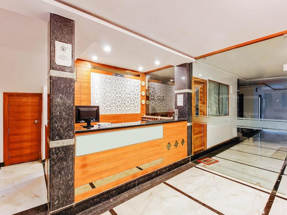 Oyo 29131 Hotel Mn Grand Shamshabad Exterior foto